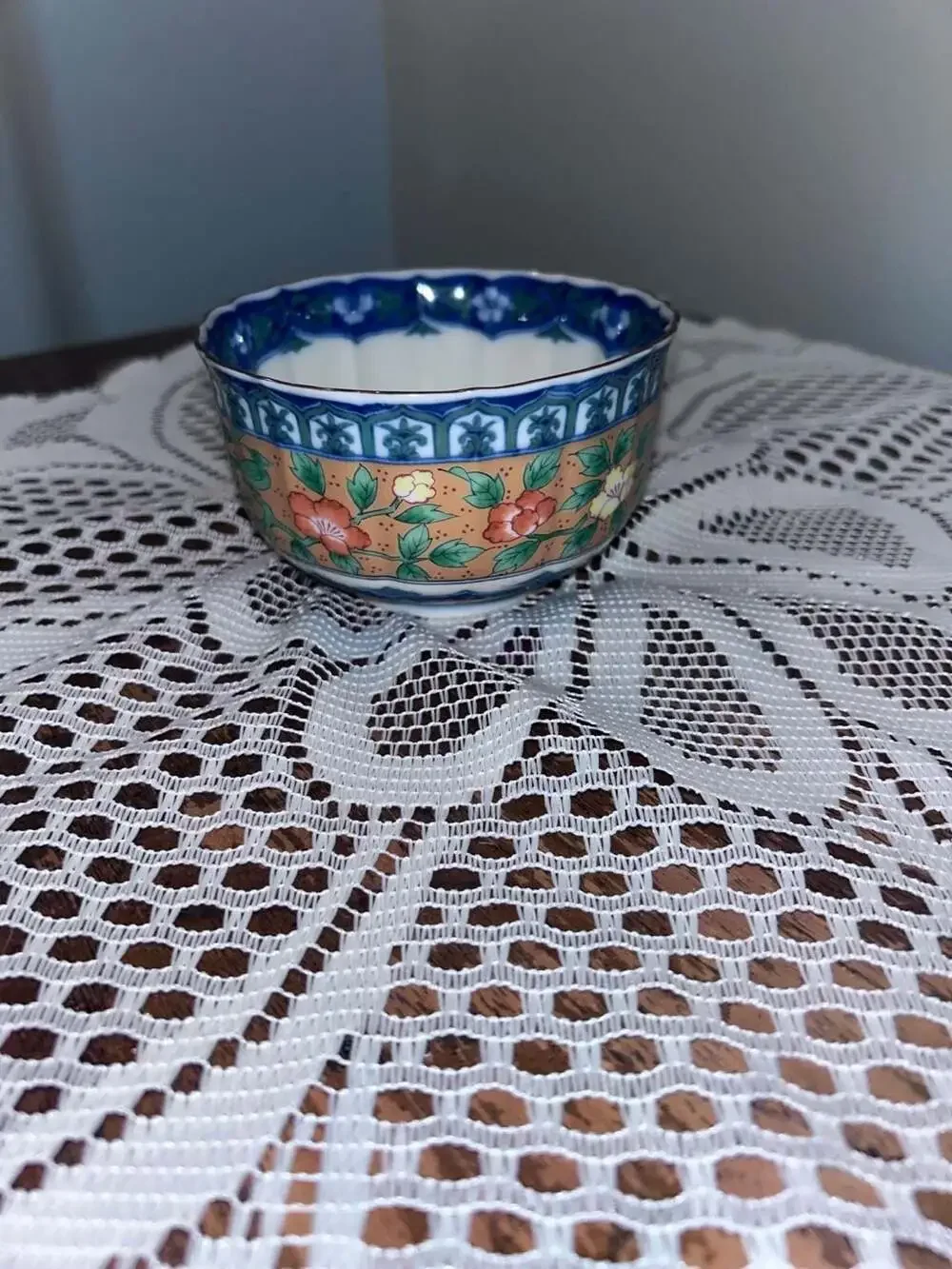 Vintage Japanese Arita Ware Floral Porcelain Tea Bowl with Scalloped Rim